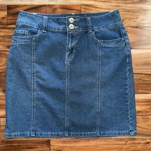 NEW Dress Barn Denim Mini Skirt - 10